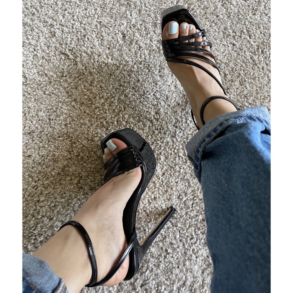 FashionNova- Platform, Ankle Wrap Stiletto Sandal- Sz: 6.5